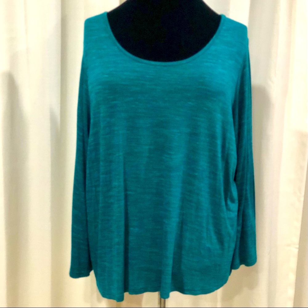 Long-sleeve active workout top - teal/turquoise